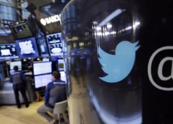 Twitter Tests Video View Counts for Select Users