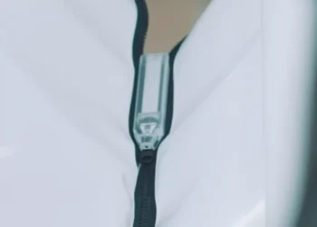 World’s Largest Zipper Co. Unveils Self-Propelled Zipper