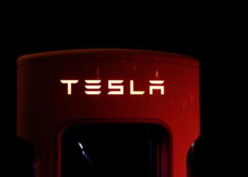 Tesla’s £7.9B Dilemma: Fix 4M Cars or Pay Up!