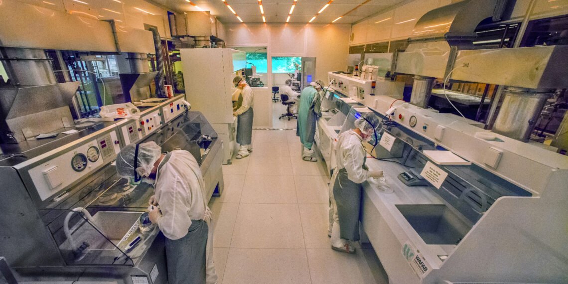Quantum Cleanrooms: Pioneering Next-Gen Computer Development