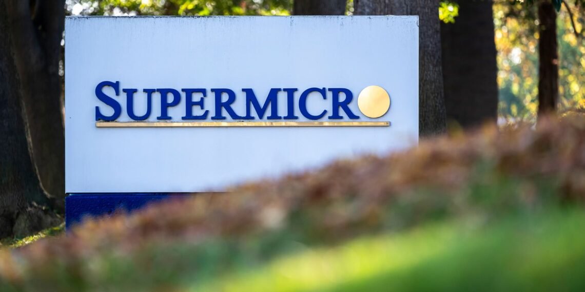 Super Micro Stock: AI Boom vs. Accounting Risk