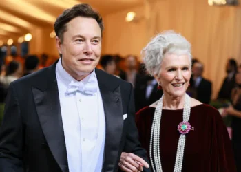 Elon Musk’s Tech Rise:From Blastar to Billions